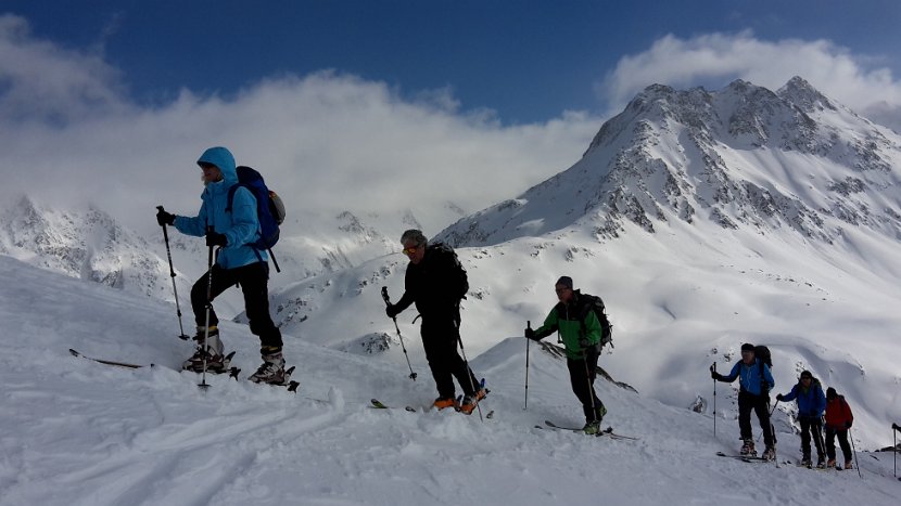 EWF-Skiwoche 2016 - 3 - Di, Aufsteig zum Piz Cavradi